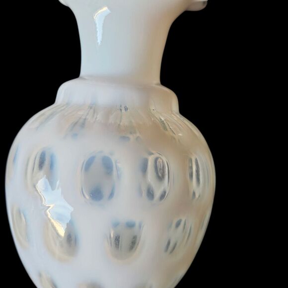 Fenton Honeysuckle Coin Dot Optic Opalescent Ruffled Glass Vase 6.5" - Picture 5 of 6